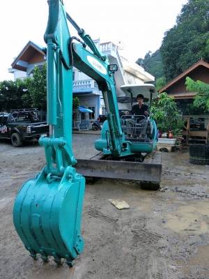 ยอดนิยมKOMATSU 40-7 ขนาดPC-40<มีVDOให้ชม>รถเก่านอกแท้มีเอกสารใบอินวอย☎️ติดต่อ 085-5632278 (ราคาต่อรองได้)