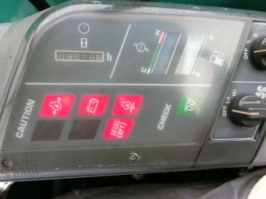 ยอดนิยมKOMATSU 40-7 ขนาดPC-40<มีVDOให้ชม>รถเก่านอกแท้มีเอกสารใบอินวอย☎️ติดต่อ 085-5632278 (ราคาต่อรองได้)