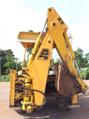 รถตักล้อยางหลังขุด JCB 3CX สภาพพร้อมใช้