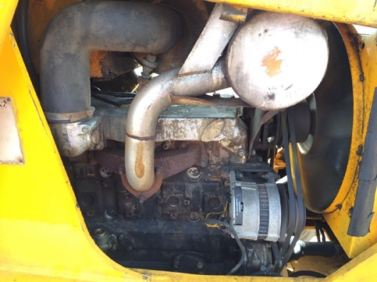 รถตักล้อยางหลังขุด JCB 3CX สภาพพร้อมใช้