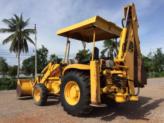 รถตักล้อยางหลังขุด JCB 3CX สภาพพร้อมใช้