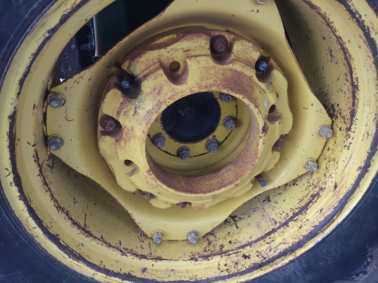 จองแล้วครับ175000บาท จอร์นเดียร์5310 เพลาเดียว เครื่องดี เกียร์ดีครับ ราคาต่อรองได้ครับ ขายได้ขายครับ