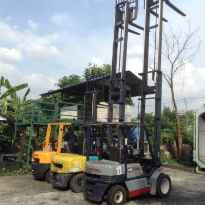 +++ขายโฟล์คลิฟท์  KOMATSU FD30-12  ขนาด 3  ตัน  เครื่องยนต์ดีเซล  เสา  6  เมตร  เกียร์ออโตเมติค  ล้อหน้าคู่  ยางลม