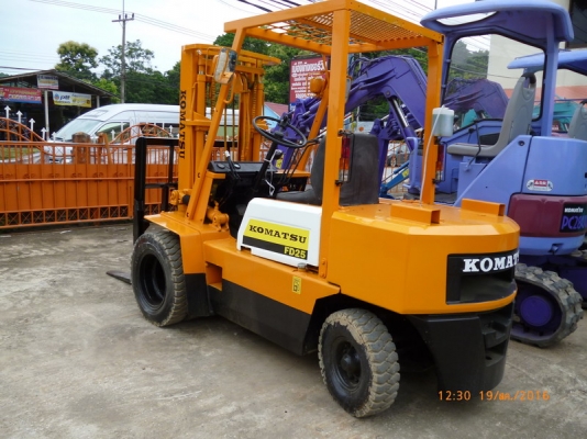 ขายรถยก 2.5 ตัน KOMATSU FD25-10 งากระดกได้ ขายรถยก 2.5 ตัน KOMATSU FD25-10 งากระดกได้