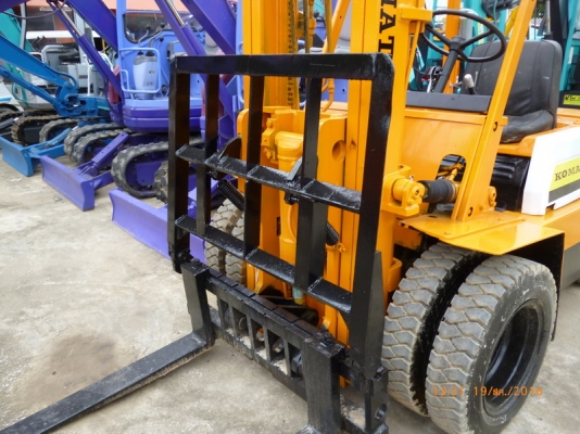 ขายรถยก 2.5 ตัน KOMATSU FD25-10 งากระดกได้ ขายรถยก 2.5 ตัน KOMATSU FD25-10 งากระดกได้