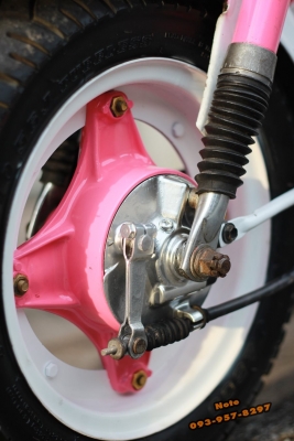 ขายด่วน ชาลี Honda Chaly ราคาพิเศษ 16,000 บาท -เครื่องเดิมแน่น เงียบๆ เดินเบานิ่งๆ -ระบบไฟติดหมด แตรดัง,ไฟเลี้ยวซ้าย-ขวา,ไฟเบรค,ไฟสูงตํ่า -แบต 6V.ใหม่แกะกล่อง มีฝาครอบแบต -สีใหม่ๆเงาๆ -เบรคหน้า-หลัง ใช้งานดีหนึบๆ -กระจกมองหลัง -กรองเปลือย -เบาะเหล็กแท้ๆ -