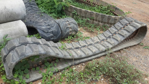 ขายแทรคยาง รถPC60