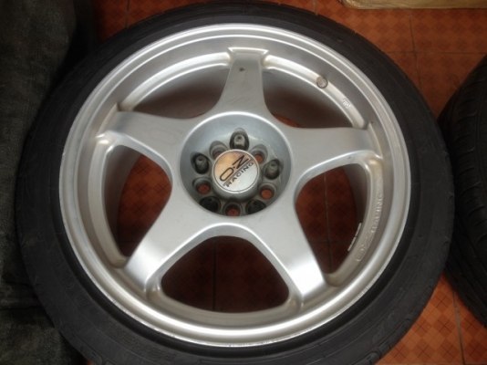 ล้อเเท้ OZ RACING 17กว้าง8อ๊อฟ35ทั้ง4วงเก่าญี่ปุ่นสีเดิมยางติดมาปี14ใส่วิ่งได้อยู่ ล้อเเท้ OZ RACING 17กว้าง8อ๊อฟ35ทั้ง4วงเก่าญี่ปุ่นสีเดิมยางติดมาปี14ใส่วิ่งได้อยู่