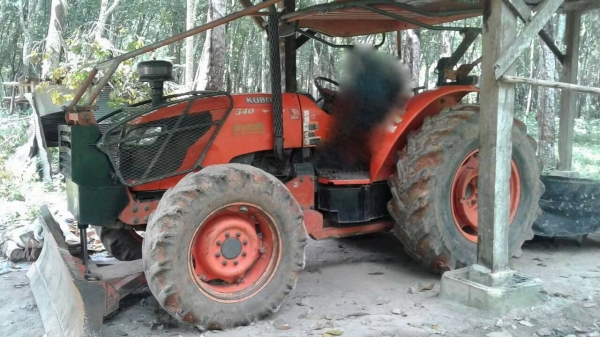 รถไถ KUBOTA  M9540  ,  2 เพลา. , ( รถทำงาน 4,8xx ชม. )      สนใจติดต่อ  081 - 6079515