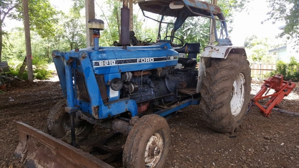 Ford 77 ราคา สบายๆ 230000 มีใบดันหน้า เอกสารพร้อมโอนครับ 0994979333 ตั้มครับ