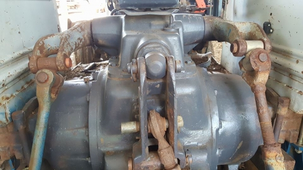 Ford 77 ราคา สบายๆ 230000 มีใบดันหน้า เอกสารพร้อมโอนครับ 0994979333 ตั้มครับ