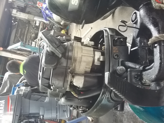 เครื่อง  suzuki 15 fourstroke