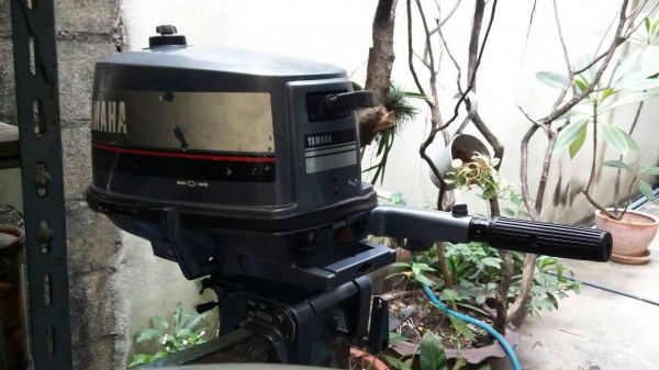 ขายเครื่องเรือ ยามาฮ่า 5แรงสองจังหวะสภาพดีใช้ได้เลยไม่ต้องซ่อม 12000บาท ติดต่อ0895104008 ช่างรอน
