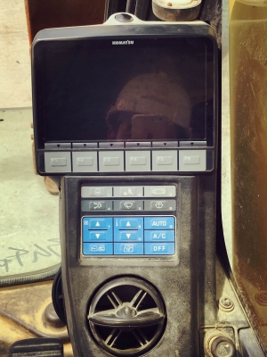 Komatsu PC200-8 Piping* สต็อกรถขุด นำเข้าเองจากญี่ปุ่น  โทร. 080-6565422 (หนิง)