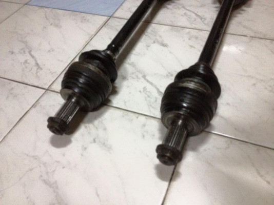 ขายเพลาข้างBMW e30 สภาพดี1คู่ราคา2000 โทร0924462525โส กทม