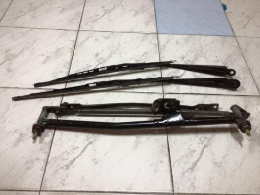 ขายชุดขาปัดน้ำฝนพร้อมก้านเหล็ก BMW e30แท้ติดรถ ราคา900 โทร0924462525โส กทม