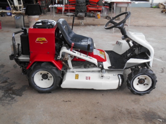 รถตัดหญ้า OREC RM85B1 13 แรง  พร้อมใช้งาน