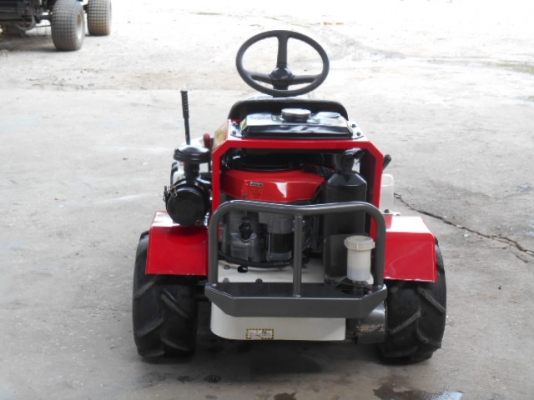 รถตัดหญ้า OREC RM85B1 13 แรง  พร้อมใช้งาน