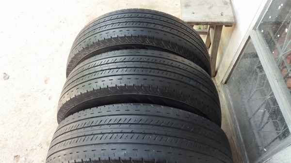 ขายยาง Bridgestone Duravis 215 70 16 ปี 14 สามเส้น