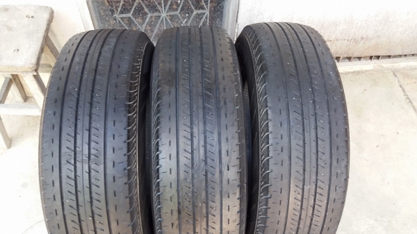 ขายยาง Bridgestone Duravis 215 70 16 ปี 14 สามเส้น