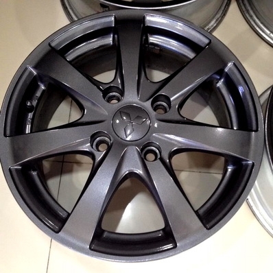 ----------ขายแล้ว---------NEW LANCER 4รู114 สี Gray silver สภาพสวยทั้งชุด ไม่มีคดดุ้งเบียดขอบ ตจวส่ง ----------ขายแล้ว---------NEW LANCER 4รู114 สี Gray silver สภาพสวยทั้งชุด ไม่มีคดดุ้งเบียดขอบ ตจวส่ง