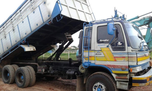 แจ้งราคาผิด ขายๆ 635,000บ ครับ สิบล้อ ฮีโน่ FM3H195 ดั้มกะบะมีเนียม สภาพดีสวยเดิมๆพร้อมใช้ ราคาเบาๆ 765,000บ ทะเบียนพร้อมโอน