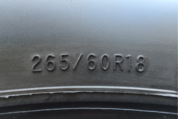 ยางคู่ All Mickey thompson 265 60 18 ปี12 ดอกเต็ม ไม่มีปะ จำนวน2เส้น ราคาไม่แพง ยางคู่ All Mickey thompson 265 60 18 ปี12 ดอกเต็ม ไม่มีปะ จำนวน2เส้น ราคาไม่แพง