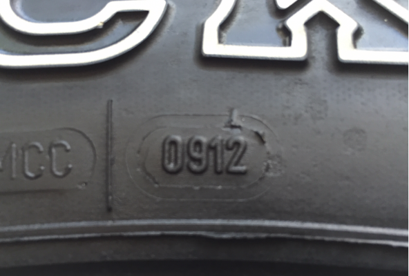 ยางคู่ All Mickey thompson 265 60 18 ปี12 ดอกเต็ม ไม่มีปะ จำนวน2เส้น ราคาไม่แพง ยางคู่ All Mickey thompson 265 60 18 ปี12 ดอกเต็ม ไม่มีปะ จำนวน2เส้น ราคาไม่แพง