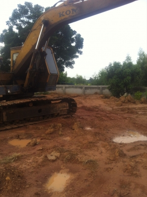 ขายด่วน KOMATSU PC150-2 สภาพพร้อมใช้งาน เครื่องปั้มดี โซ่ช่วงล่างสวย รถทำงานปกติ เอกสารสัญญาซื้อขาย