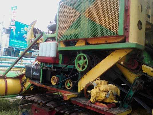 รถเกี่ยวข้าวไทเส็งกระสอบ