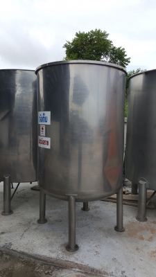 ขายถังสเตนเลสชั้นเดียวจำนวน 3 ใบ 5000 ลิตร 2 ใบๆละ 40,000 บาท 2500 ลิตร 1 ใบ 20,000 บาท