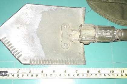 ขายพลั่วพับทหารงานเก่าๆมีซองผ้าใส่เก็บพับได้