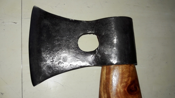 ขายขวานตีจากเหล็กยึดรางรถไฟงานดีเหมาะมือน้ำหนักเบาสวยงาม ขายขวานตีจากเหล็กยึดรางรถไฟงานดีเหมาะมือน้ำหนักเบาสวยงาม