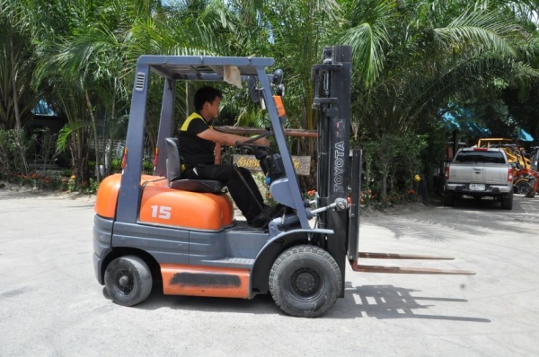 ขายFORKLIFT TOTOTA 6FG15 (1.5ตัน) เสา3เมตร สวยเดิมจากญี่ปุ่น ยังไม่เคยใช้ในไทย 139,000เท่านั้น!!