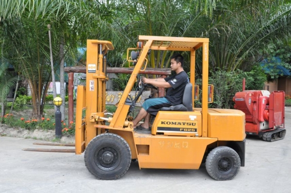 ขายFORKLIFT KOMATSU FG25 (2.5ตัน) เสา3เมตร สวยเดิมจากญี่ปุ่น ยังไม่เคยใช้ในไทย 139,000เท่านั้น!!