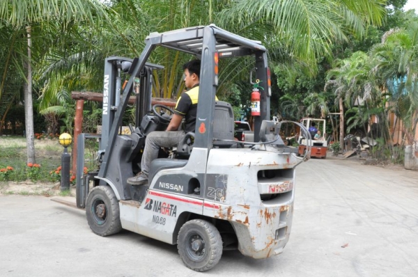 ขายFORKLIFT NISSAN P1F1รุ่นใหม่ล่าสุด งาสไลด์ (2ตัน)น้ำมัน+แก๊ส2ระบบ เสา3เมตร สวยเดิมจากญี่ปุ่น ยังไม่เคยใช้ในไทย 189,000เท่านั้น!!
