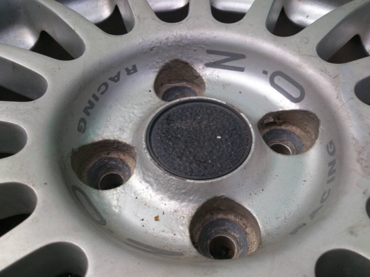 ขายแม็ก OZ  4รู100ขอบ15 จำนวน 4 วง