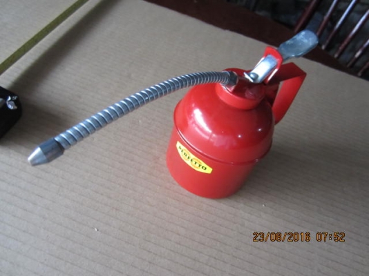 ขายกาหยอดน้ำมันงานเก่าเก็บอิตาลี PERFETTO MADE IN ITALY. ขายกาหยอดน้ำมันงานเก่าเก็บอิตาลี PERFETTO MADE IN ITALY.