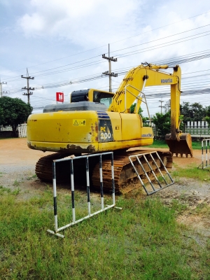 ขาย 1,450,000 แบคโฮ KOMATSU pc 200-8 ทำงาน 10,400 ชม.ไฟฟ้าครบ เครื่องดี ปั้มแรง เอวดี ช่วงล่างแน่น เล่มทะเบียน 090-772-3710 090-772-3708