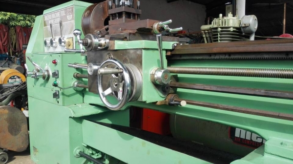 เครื่องกลึง Lotus 6 ฟุต 3 เพลาเบรค นิ้วมิลไม่เปลี่ยนเฟืองเก็บทุกเม็ดเงียบทุกเกียร์มาเทสได้