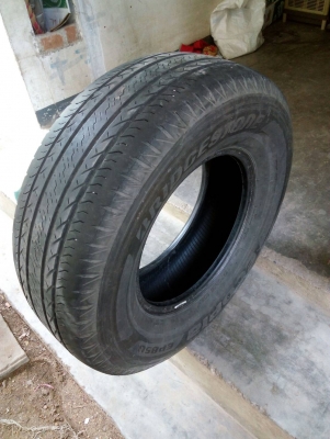 255/70R15  BRIDGESTONE ECOPIA EP850 ปี13   มี 1 เส้น  tel.081-427-3941