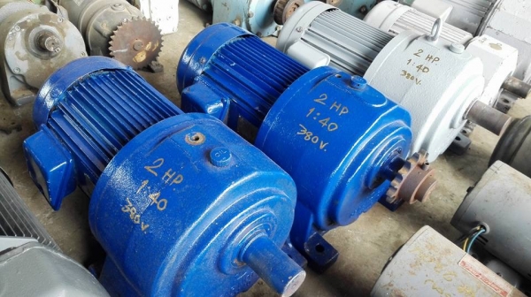 ** SOLD ** มอเตอร์เกียร์ PEI GONG 2 HP 380V ทด 1:40 ความเร็วรอบประมาน 35 RPM.