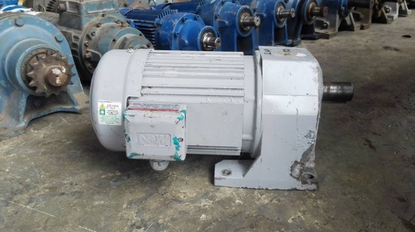 SOLD มอเตอร์เกียร์ MCN 2 HP 380V ทด 1:10 ความเร็วรอบประมาน 140 RPM