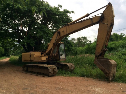 ขายCat E200bสภาพพร้อมใช้ สนใจติดต่ออ๊อฟพิจิตร086-737-9991