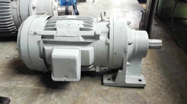 ** จัดส่งกาฬสินธ์ครับ ** มอเตอร์เกียร์ Mitsubishi 5 HP 380V ทด 1:11 ความเร็วรอบประมาน 130 RPM