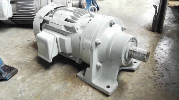 ** จัดส่งกาฬสินธ์ครับ ** มอเตอร์เกียร์ Mitsubishi 5 HP 380V ทด 1:11 ความเร็วรอบประมาน 130 RPM