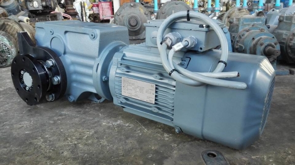 มอเตอร์เกียร์ SEW Eurodrive 3 HP ทด 1:25 มีเบรค ความเร็วรอบประมาน 60 RPM