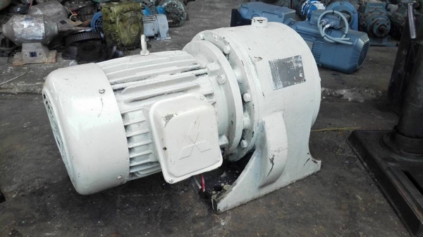 ** SOLD ** มอเตอร์เกียร์ Mitsubishi 10 HP 380V ทด 1:30 ความเร็วรอบประมาน 50 RPM