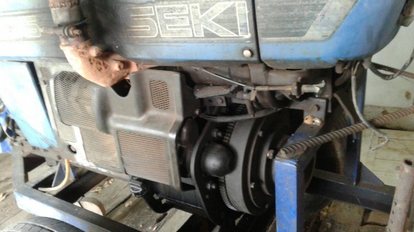 เครื่องฮีซากิ22แรงเอาใว้สูบน้ำปั่นไฟใด้คับสภาพอุปกรณ์ช่วงหน้าอยู่ครบคับ