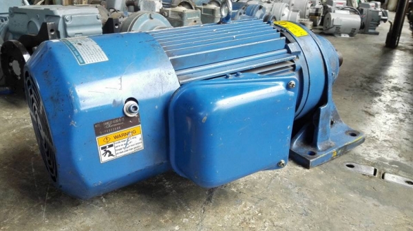 ** SOLD ** มอเตอร์เกียร์ Sumitomo Cyclodrive 10 HP 380V มีเบรค ทด 1:13 ความเร็วรอบประมาน 130 RPM